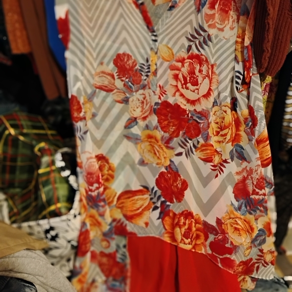 Floral Chevron Women's Top - Picture 3 of 4